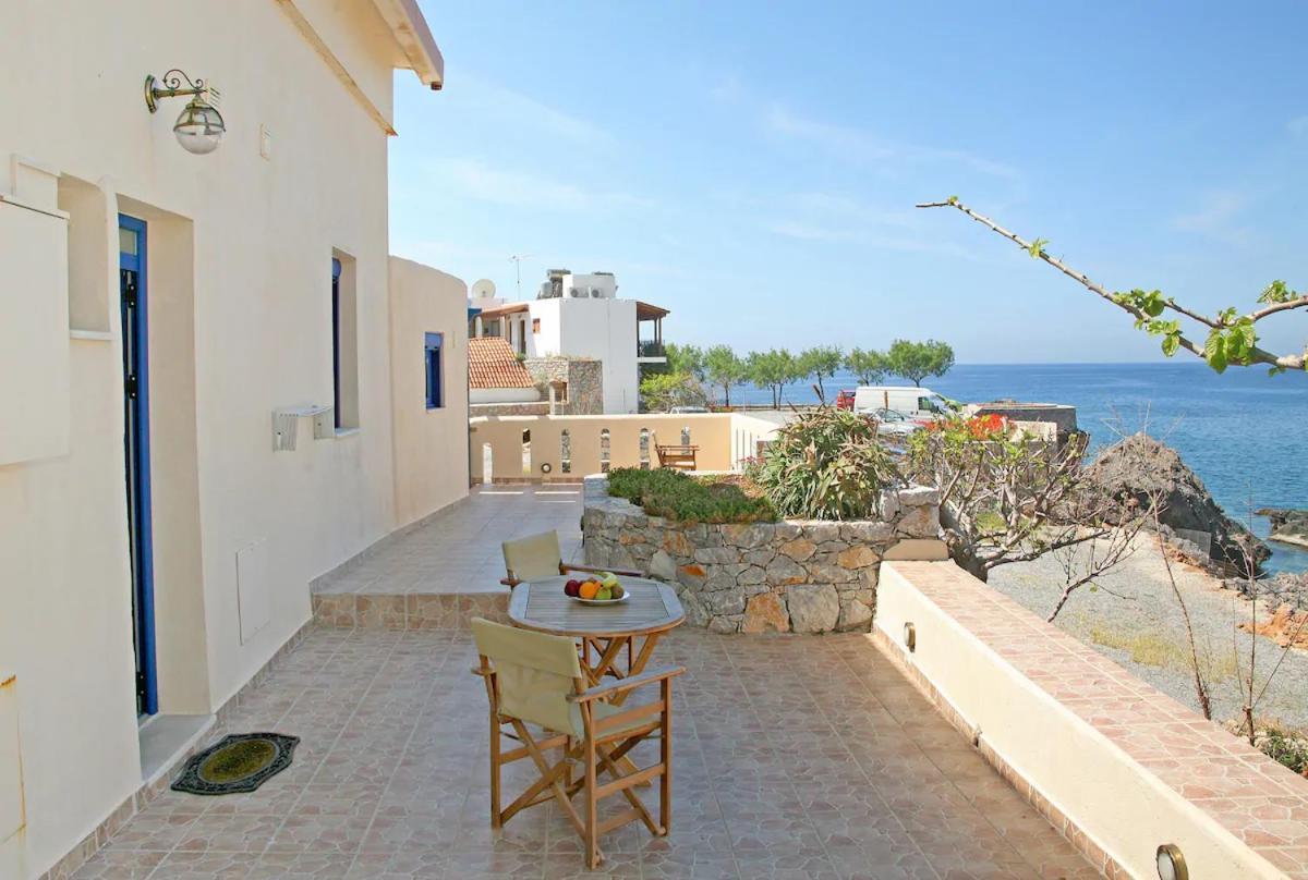 On The Beach Apartments Hora Sfakion Exterior photo