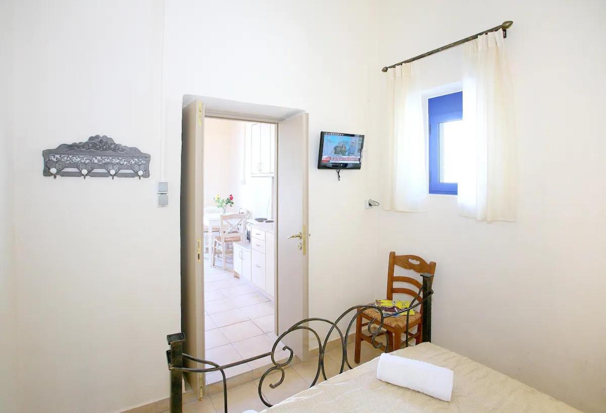 On The Beach Apartments Hora Sfakion Exterior photo