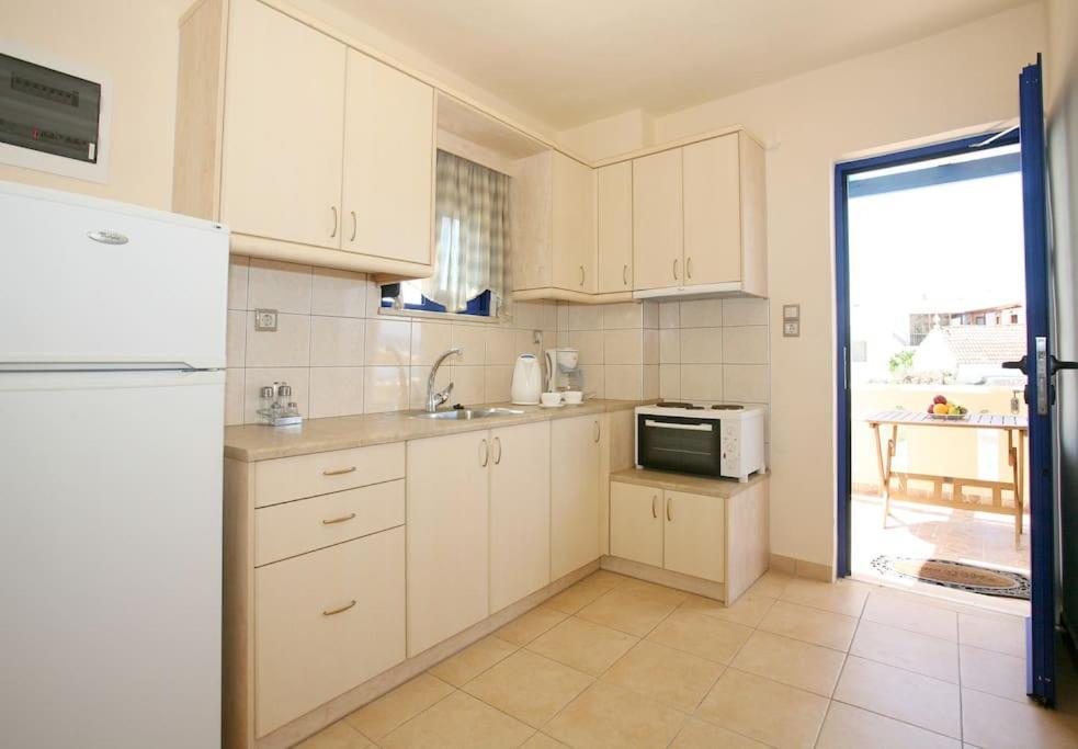 On The Beach Apartments Hora Sfakion Exterior photo