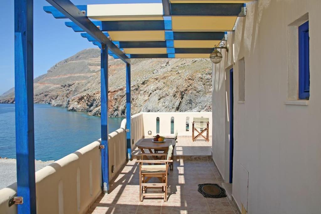 On The Beach Apartments Hora Sfakion Exterior photo