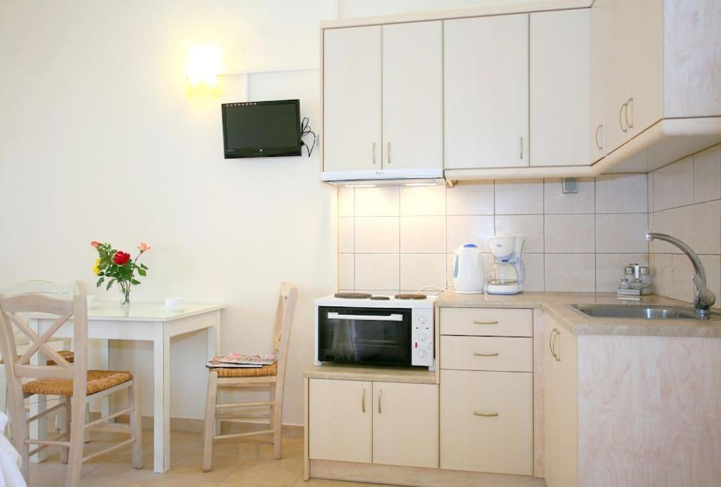 On The Beach Apartments Hora Sfakion Exterior photo